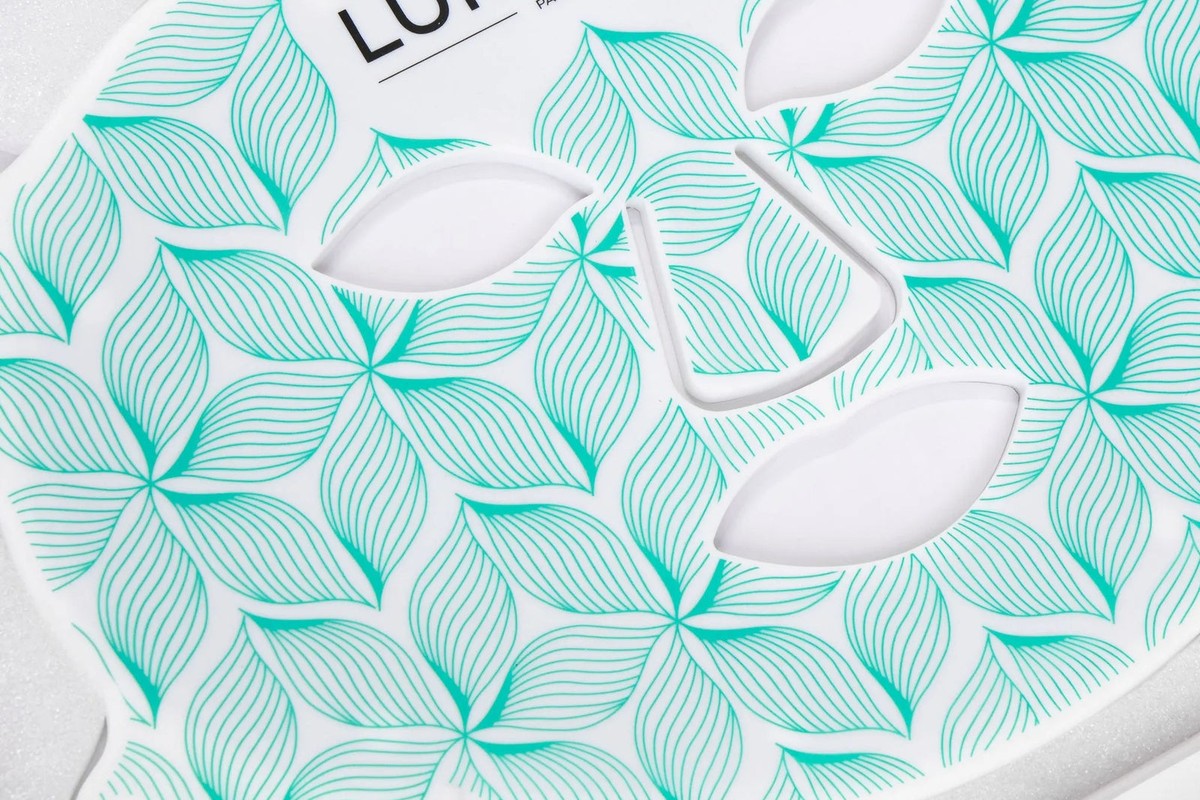Detail of the silicone eye cups on the Lumiglo Pro V2 LED face mask